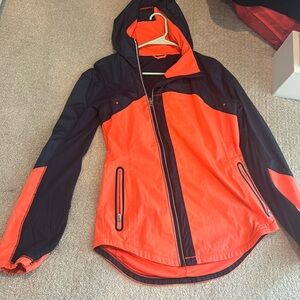 Lululemon windbreaker